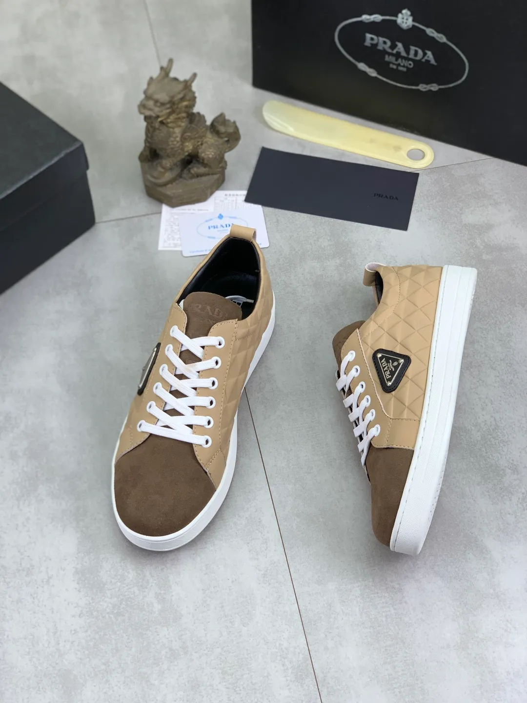 Men's Men's Shoes💰P420💰[New Style] The latest classic model of high-quality PRADA breathable and comfortable men's shoes has been launched on the official website, 1:1 replica, synchronized in Hong Kong, and on the same catwalk; all made of calfskin with breathable mesh fabric ➕Imported soft Soft and comfortable sheepskin lining, 🍡🍡original rubber outsole is non-slip and wear-resistant; comfortable to wear, attractive style, fine workmanship, and simple and neat shoe last, showing a man's courage and toughness, 👍Size: 39-44 2️⃣Color🉑️Choose